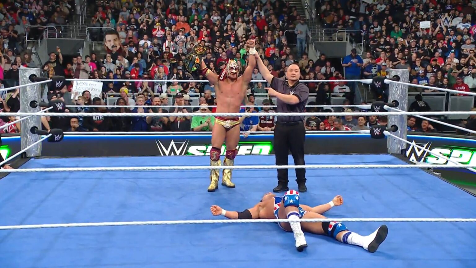 Dragon Lee derrotou Chad Gable e continua com o título