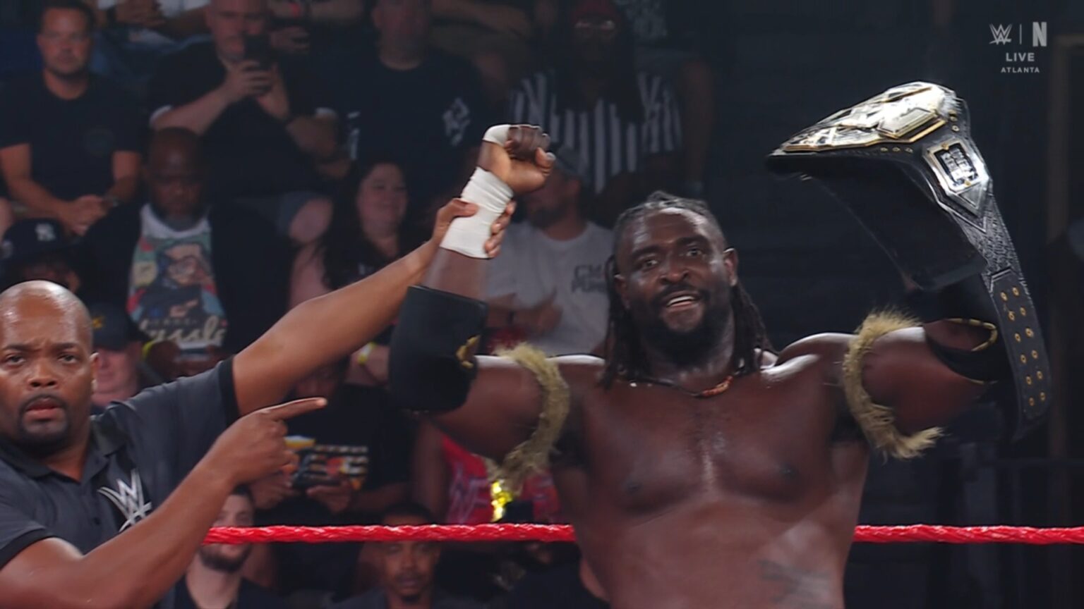 Oba Femi com NXT Championship