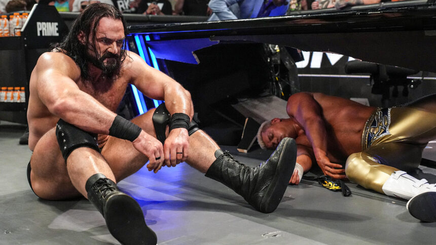 Drew McIntyre destrói Cody Rhodes