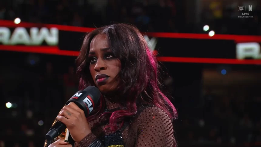 Naomi confirma gravidez no RAW
