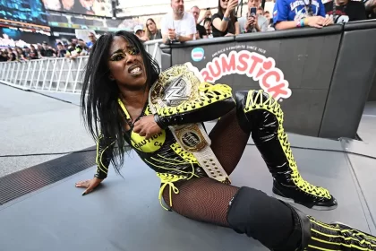 Naomi com o Women’s World Championship no SummerSlam