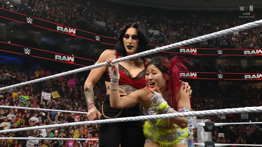 Rhea Ripley salvou IYO Sky após combate no RAW