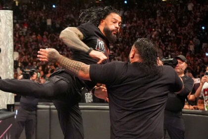 Roman Reigns enfrentando Bronson Reed na WWE