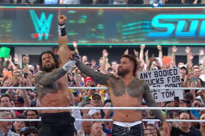 Roman Reigns e Jey Uso vencem no SummerSlam