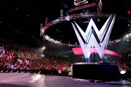 Logo da WWE em arena