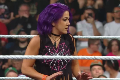Bayley apareceu no RAW para salvar Lyra Valkyria