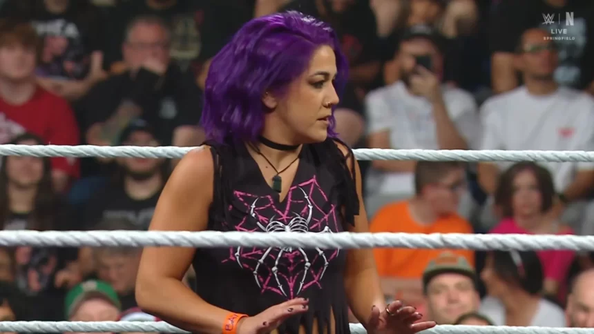 Bayley apareceu no RAW para salvar Lyra Valkyria