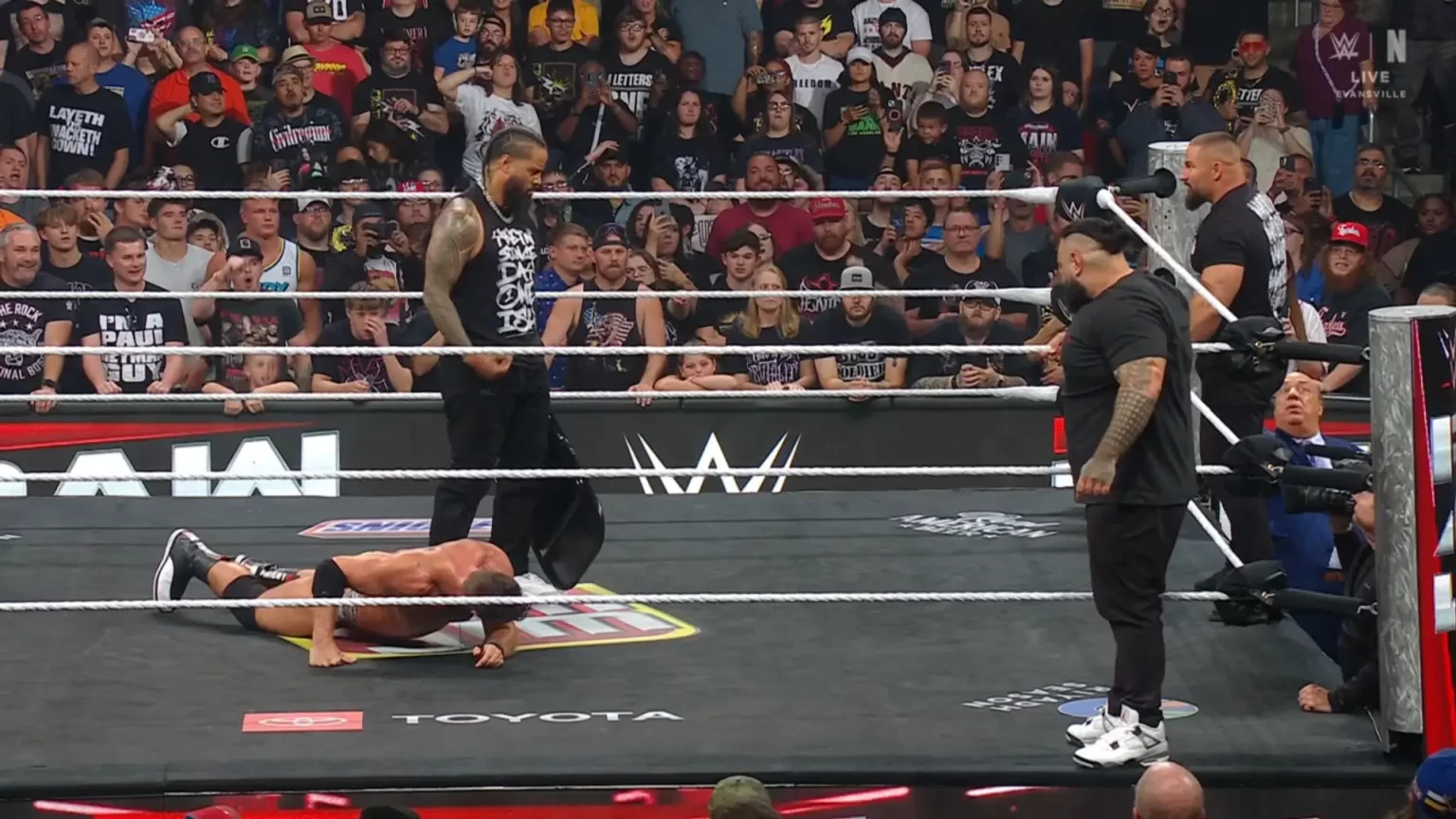 Jimmy Uso impede que Bronson Reed e Bron Breakker acabem com LA Knight