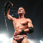 Ricky Saints com o NXT Championship no NXT No Mercy 2025