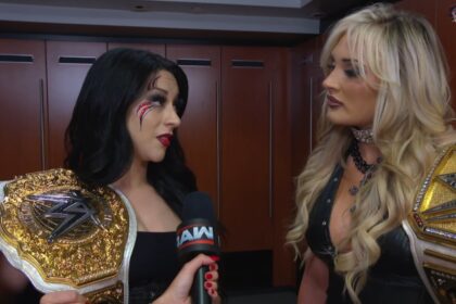 Stephanie Vaquer e Tiffany Stratton no RAW