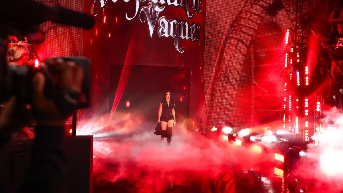 Stephanie Vaquer marca presença no NXT