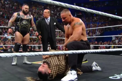 Bron Breakker aplica spear em Seth Rollins Resultados WWE RAW 13/10/2025