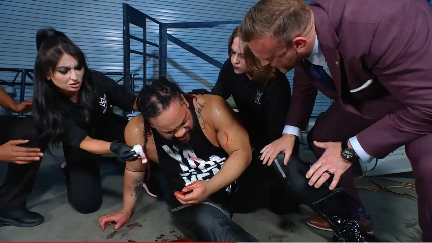 Jacob Fatu atacado no SmackDown