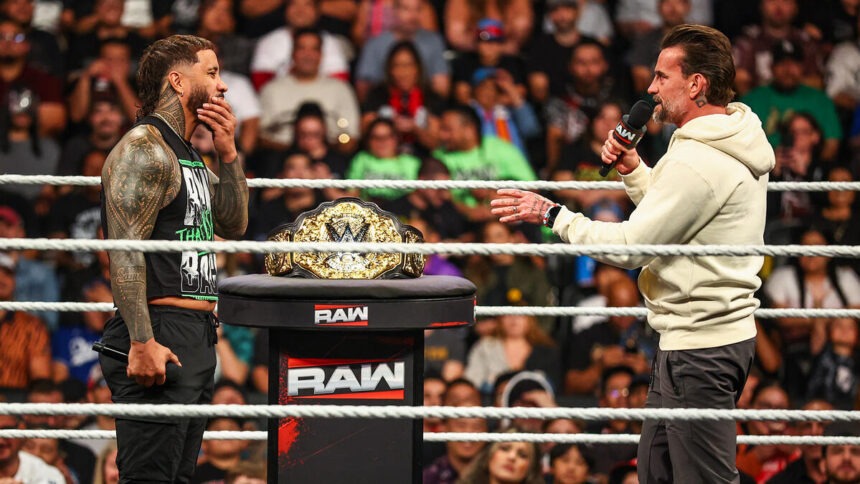 Jey Uso e CM Punk ficam cara a cara no RAW