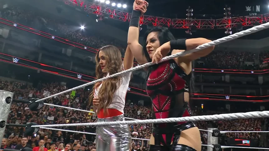 Nikki Bella salva Stephanie Vaquer
