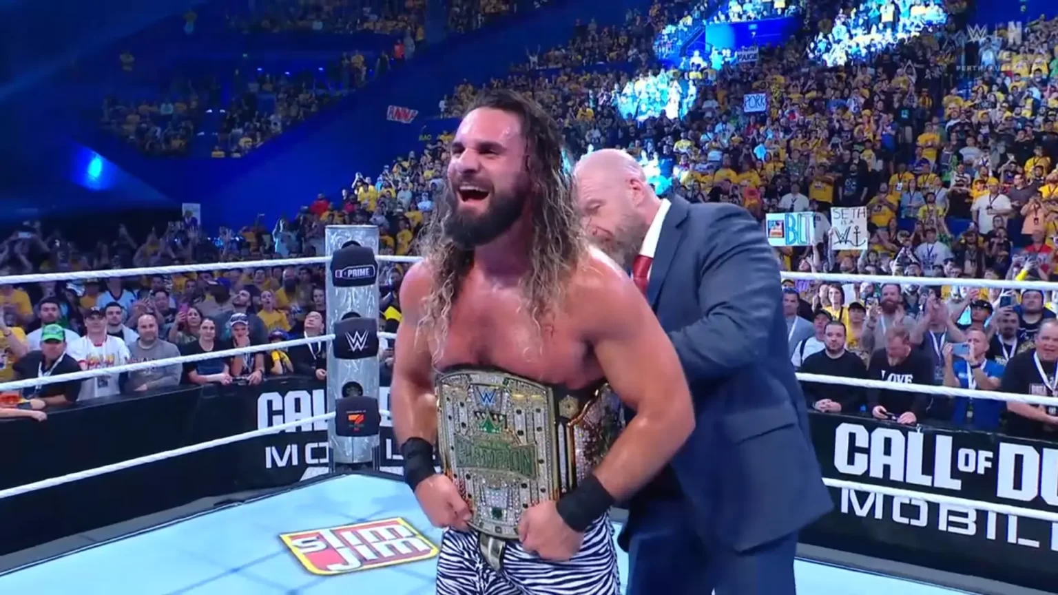 Seth Rollins derrotou Cody Rhodes no Crown Jewel