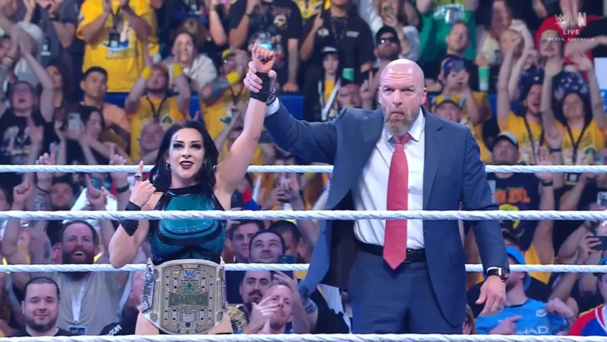 Stephanie Vaquer vence Tiffany Stratton e conquista Crown Jewel feminino