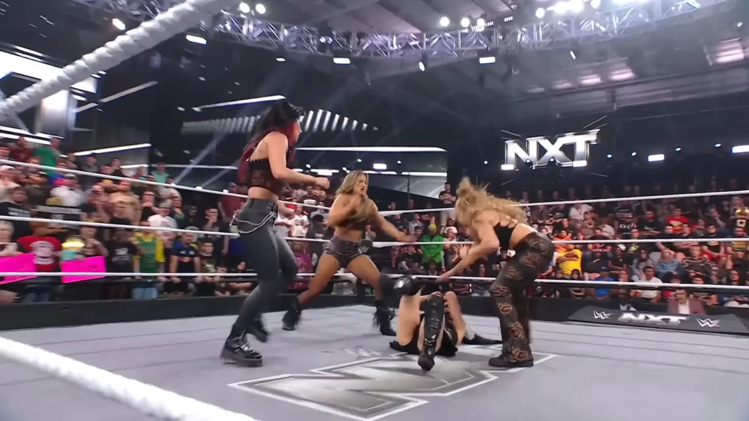 Fatal Influence ataca Tatum Paxley em defesa do NXT Women's Championship