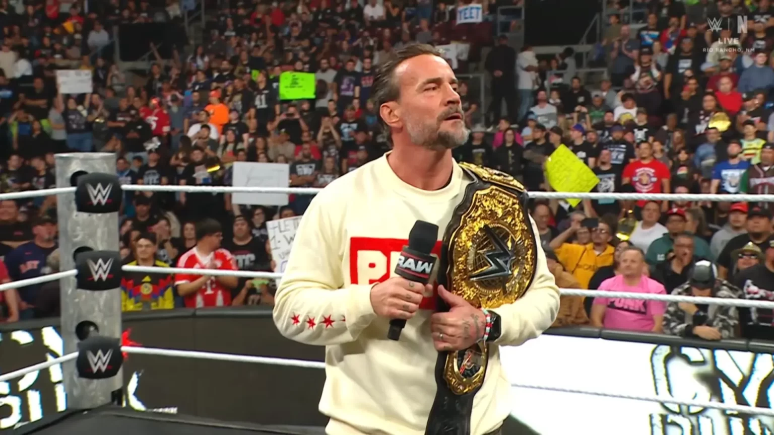 CM Punk durante promo no RAW