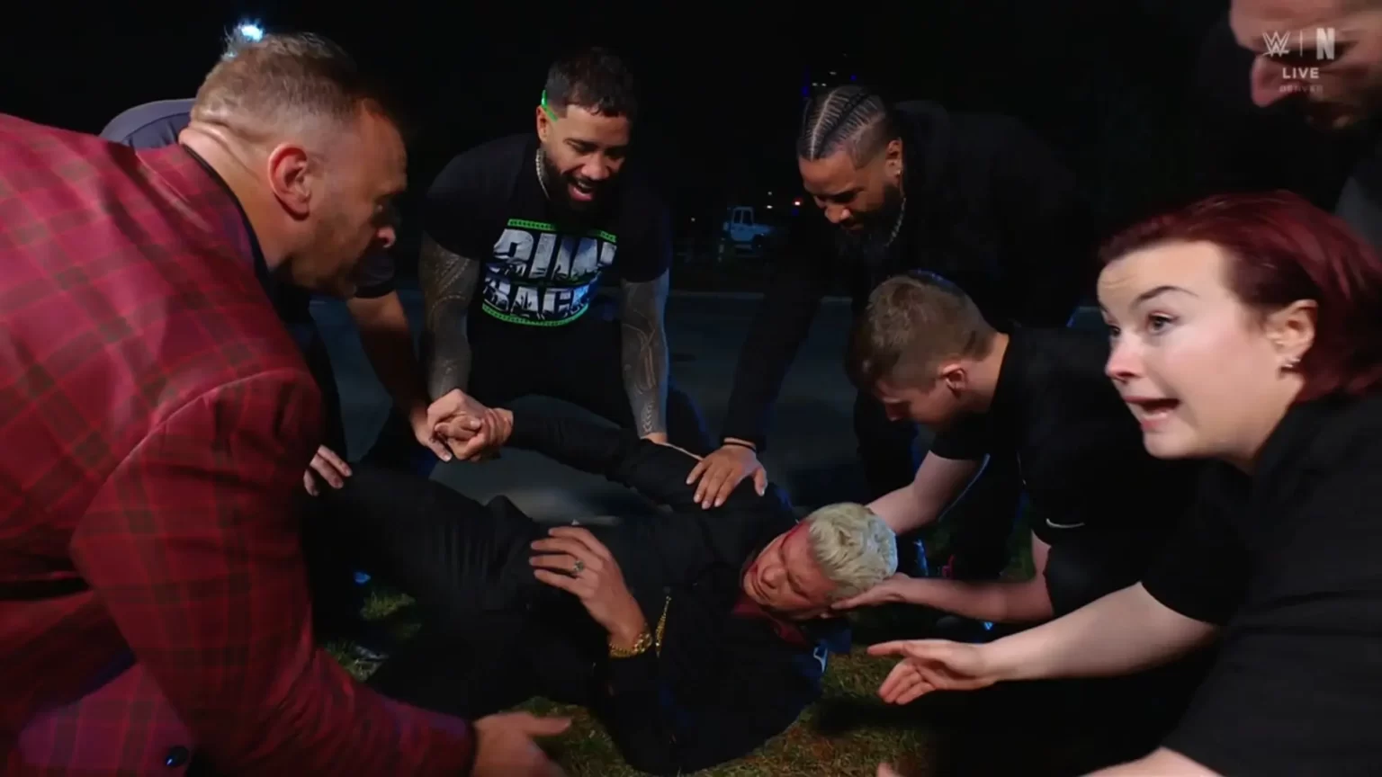 Cody Rhodes atacado brutalmente por Drew McIntyre
