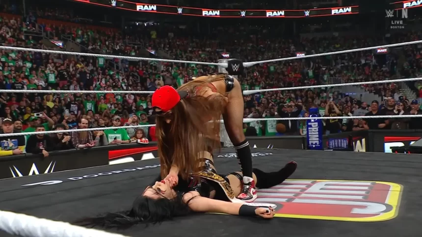 Nikki Bella ataca Stephanie Vaquer no RAW