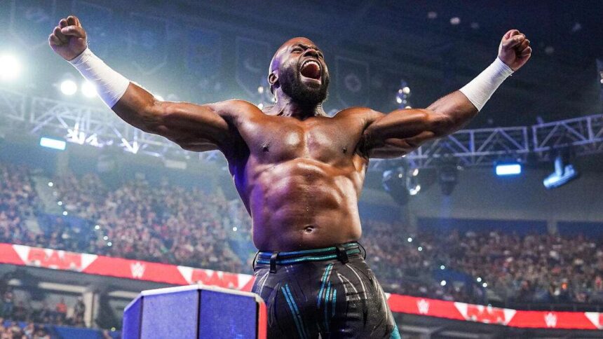 Apollo Crews retorna aos ringues após 10 meses