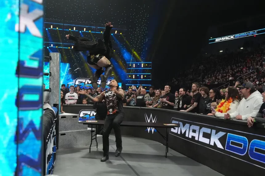 Aleister Black ataca Damian Priest