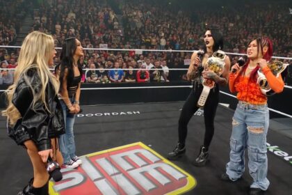 Liv Morgan, Roxanne Perez, Rhea Ripley e IYO Sky se encaram no RAW