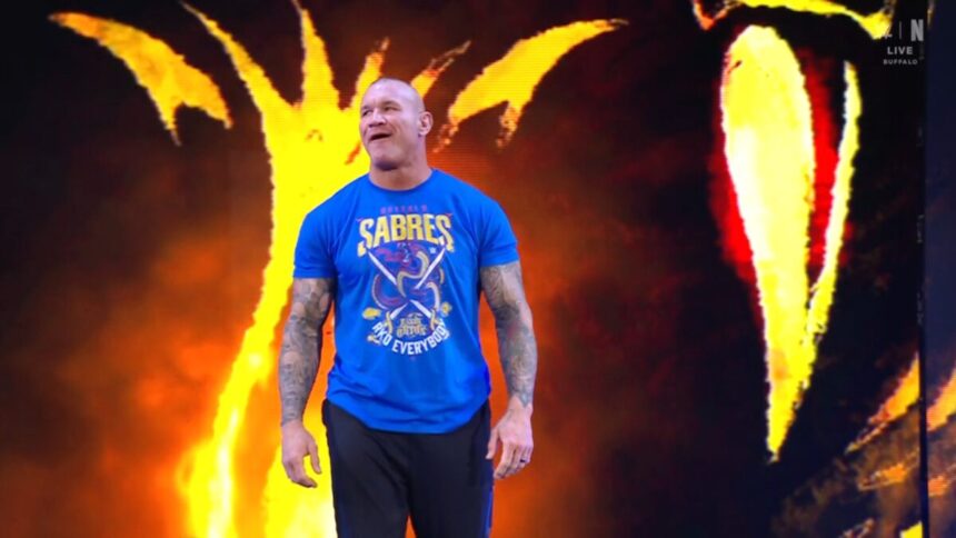 Randy Orton retorna e ataca The Miz