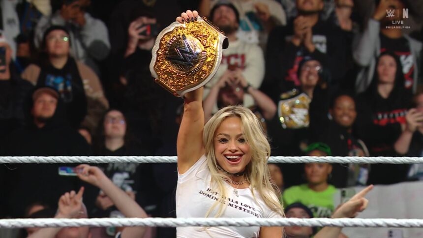 Liv Morgan ergue o Women’s World Championship no Monday Night RAW