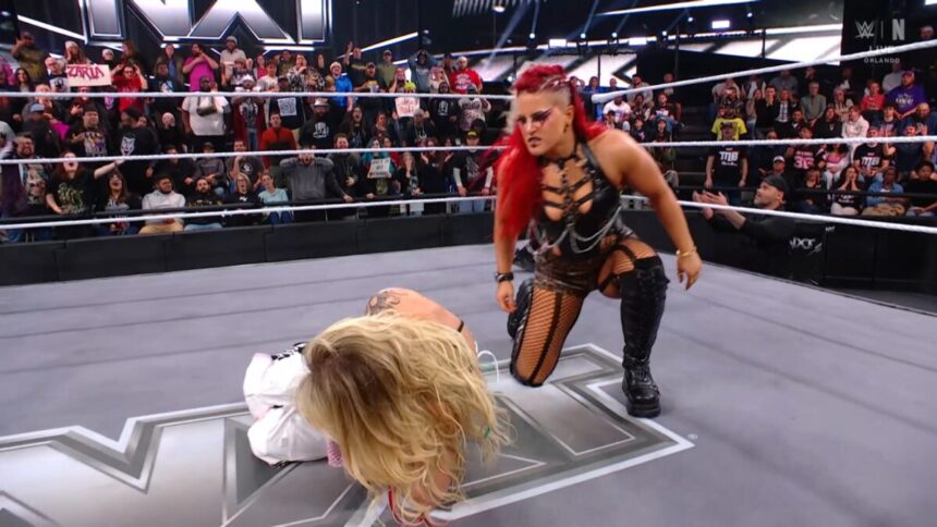 Zaria ataca Sol Ruca no NXT
