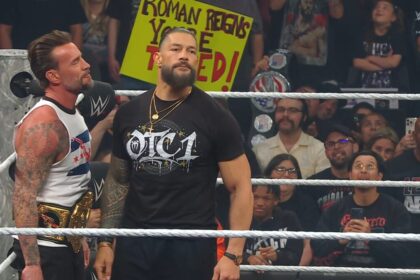 CM Punk acertou um soco em Roman Reigns no RAW de 16 de março de 2026