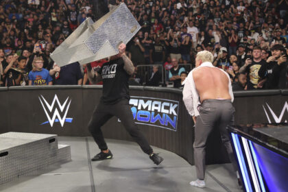 Randy Orton atacou Cody Rhodes no SmackDown