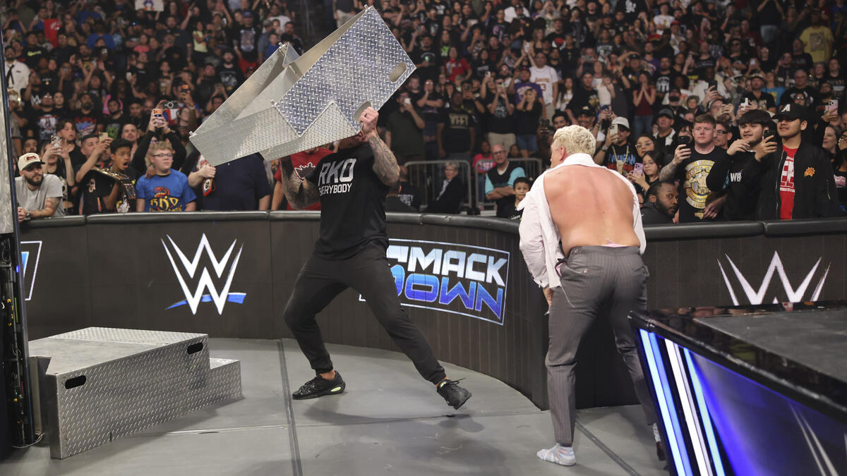 Randy Orton atacou Cody Rhodes no SmackDown