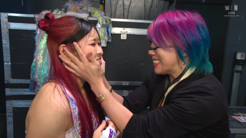 Asuka se despede de IYO Sky no RAW