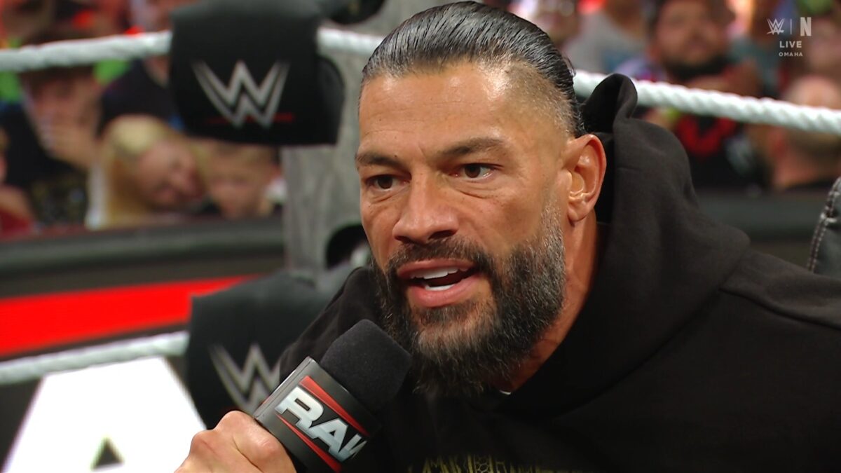 Roman Reigns durante o Monday Night RAW