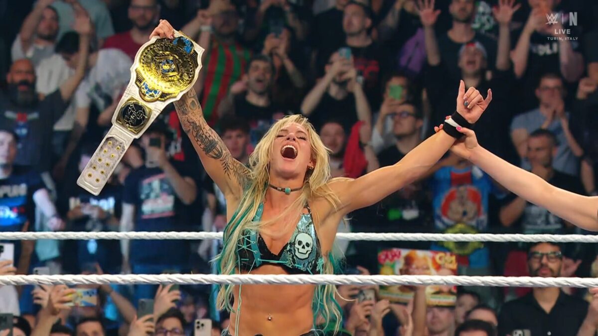 Sol Ruca com o Women's Intercontinental Championship
