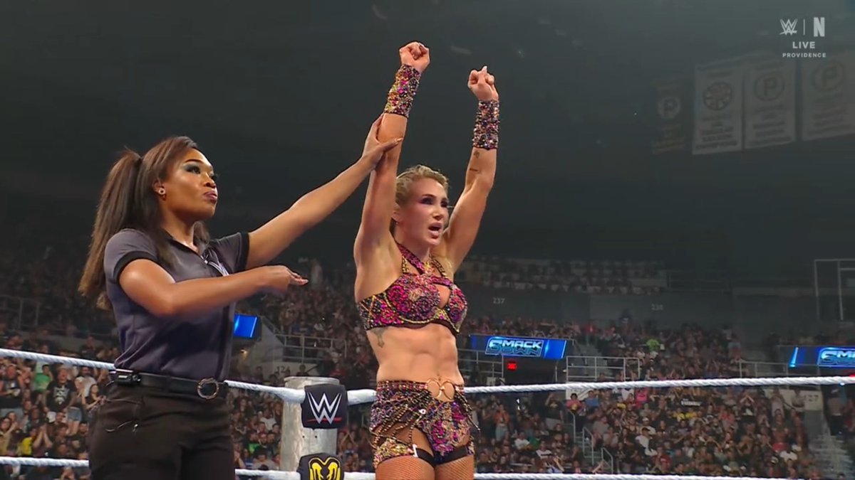 Charlotte Flair após garantir vaga na semifinal do Queen of the Ring