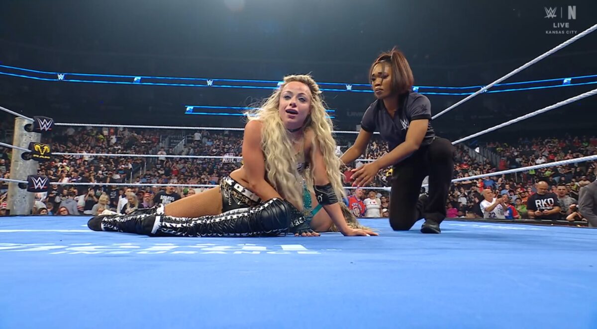Liv Morgan derrotou Charlotte Flair no SmackDown