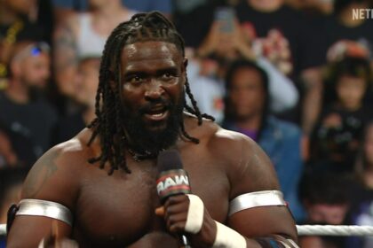 Oba Femi durante o RAW