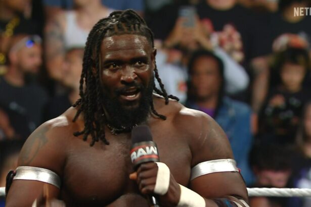 Oba Femi durante o RAW