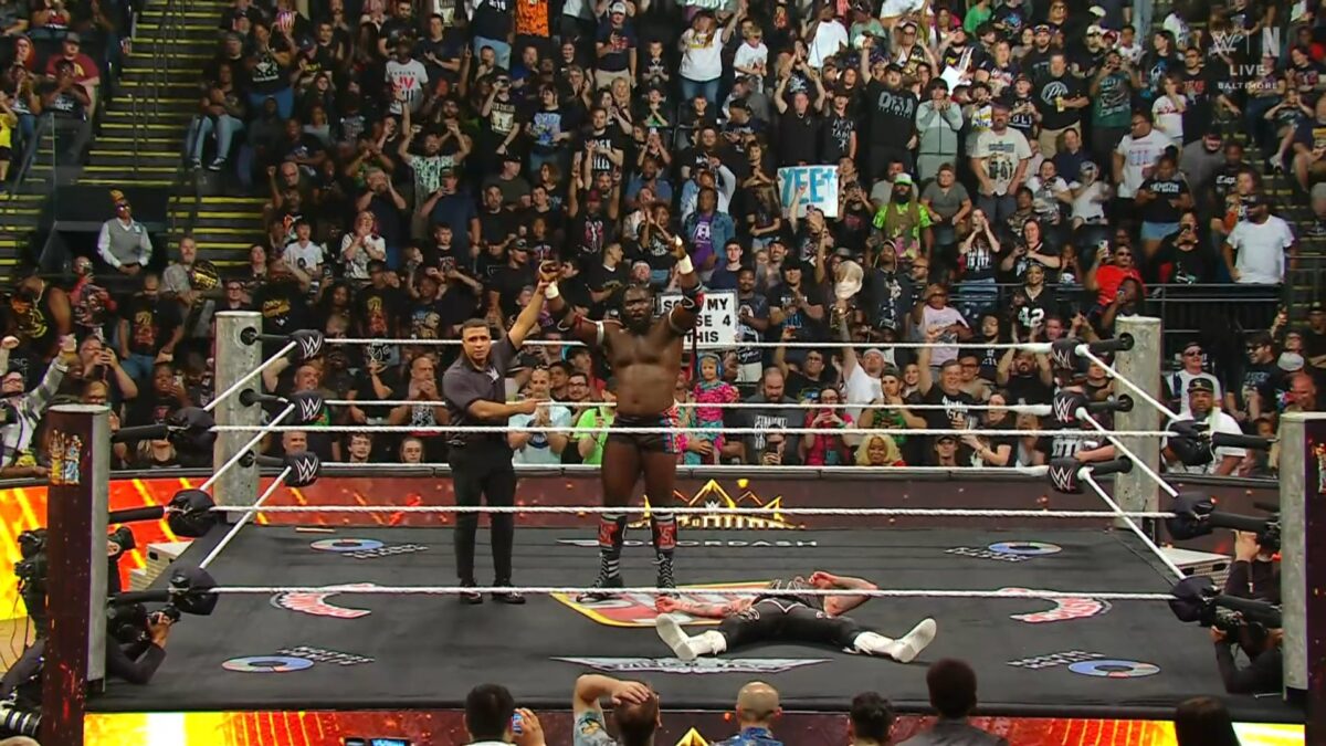Oba Femi chega à final do King of the Ring