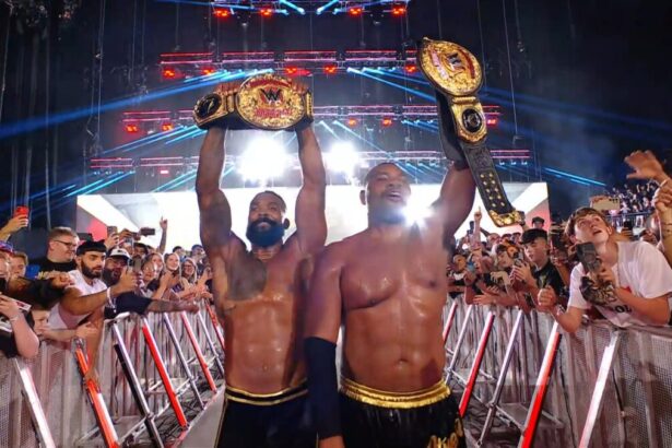 Street Profits com o World Tag Team Championship