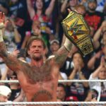 CM Punk com o Undisputed WWE Championship