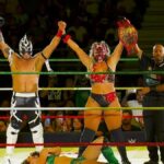 Laredo Kid e La Hiedra com os AAA World Mixed Tag Team Championships
