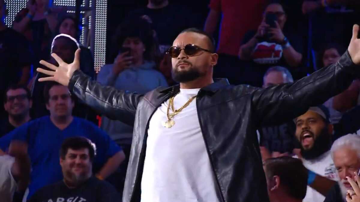 Mike Santana durante aparição no NXT